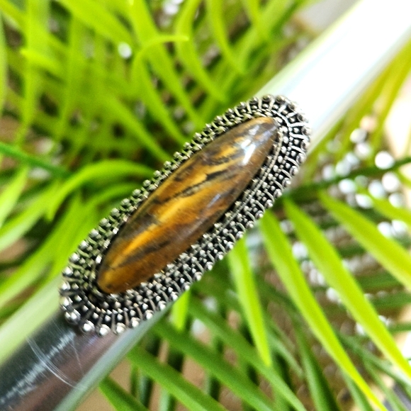 Tiger Eye with Silvertone Filigree Statement Ring - Elongated Size 8 +/- - Picture 1 of 13